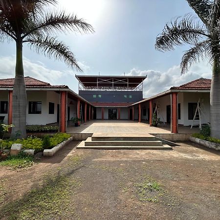 The Sunset Lawns Villa Poona Buitenkant foto