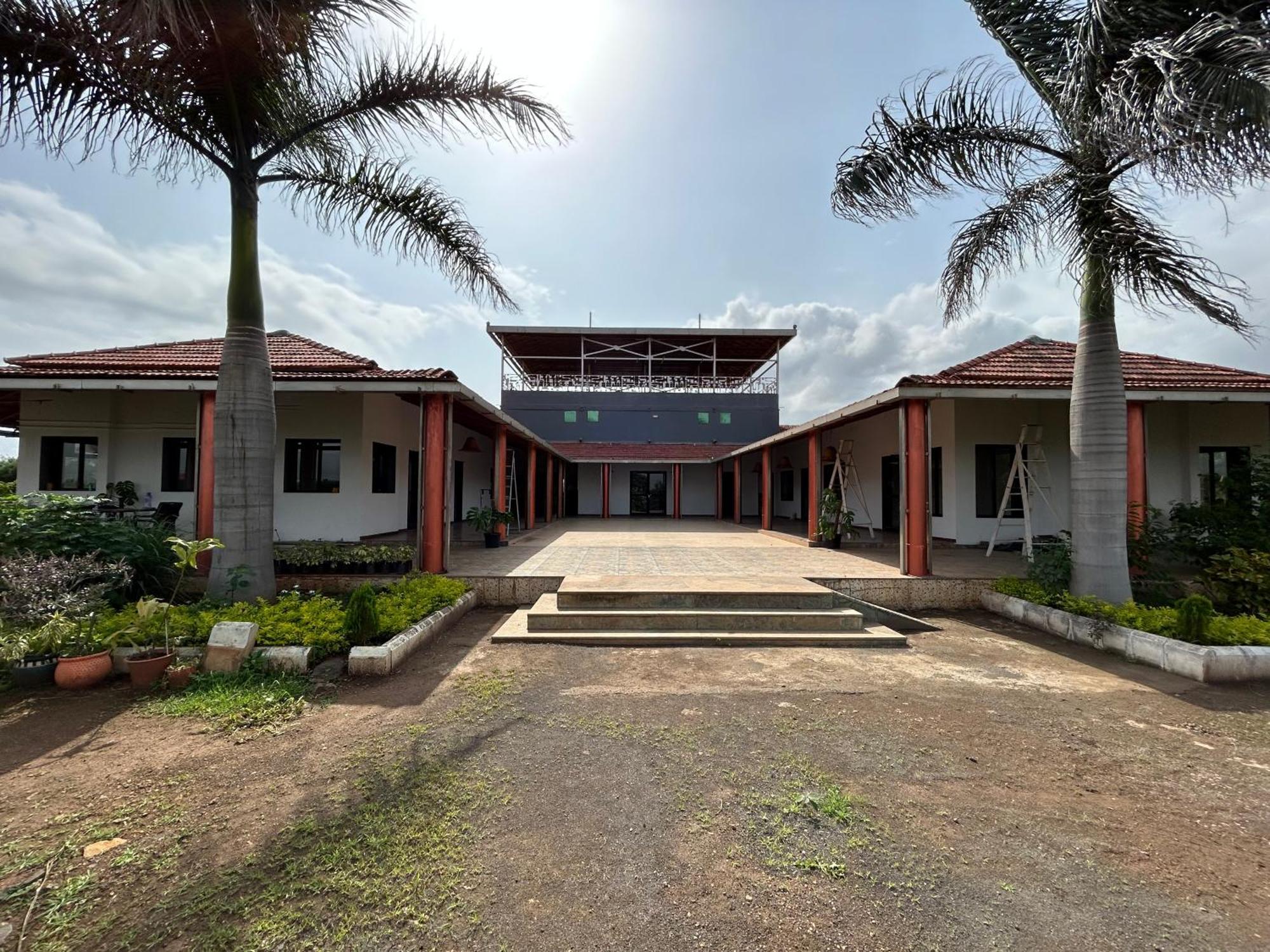 The Sunset Lawns Villa Poona Buitenkant foto